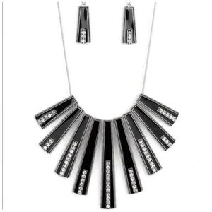 Paparazzi | FAN-tastically Deco | Necklace and Earrings